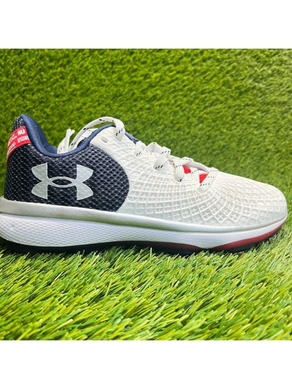 Under Armour Glyde 2 Womens Size 7 White Navy Red Running Softball Cleats